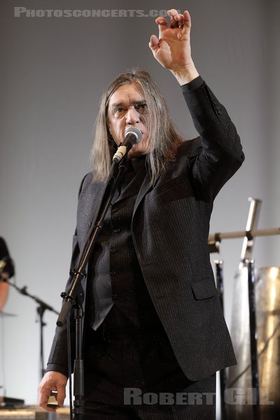 EINSTURZENDE NEUBAUTEN - 2022-10-08 - PARIS - Le Trianon - Christian Emmerich [Blixa Bargeld]